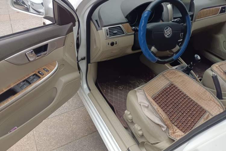 Used Buick Excelle 2015 1.5L Manual Classic Trim Driver Seat