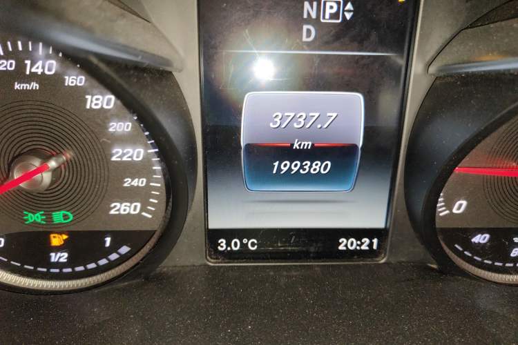 Used Mercedes-Benz C-Class 2015 Facelift C 200 L
