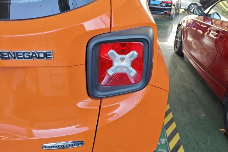 Used Jeep Renegade 2018 Connected Large Screen Version 180T Automatic High-Energy Edition
