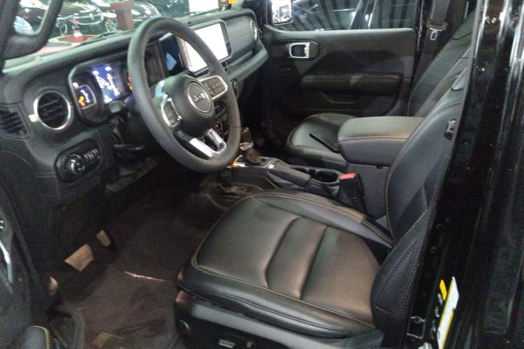 Used Jeep Wrangler 2024 2.0T Sahara Four-Door Edition