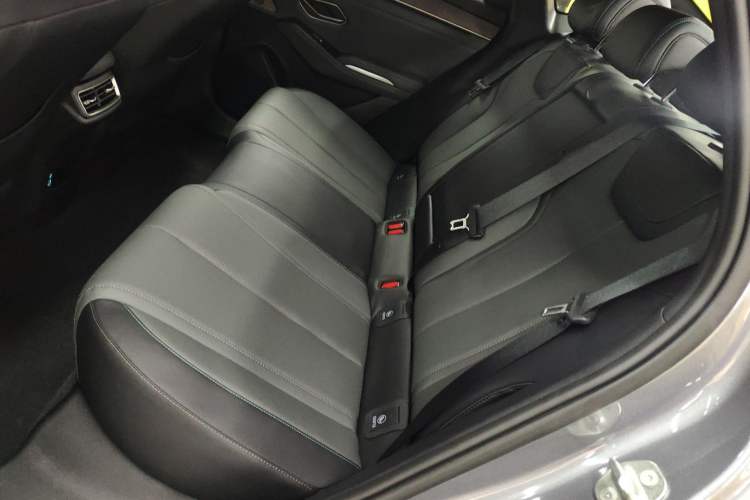 Used BYD Qin L 2025 DM-i Smart Drive 120KM Superior Model
