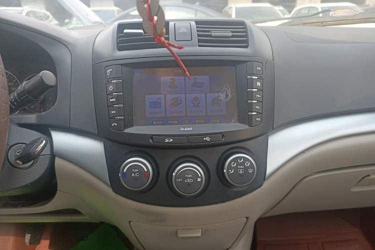 Used CHANGAN Alsvin V5 2012 1.5L Manual Dream Edition Audio And AC Panel