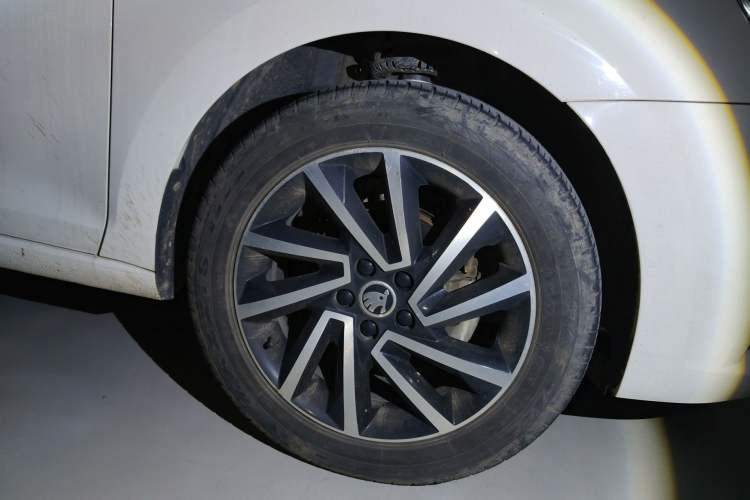 Used Skoda Rapid 2020 1.5L Automatic Comfort Edition
