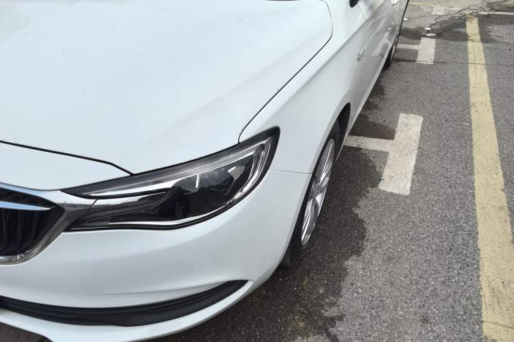 Used Buick GT 2021 Revised Version Flagship 1.5L Automatic Elite Edition Left Front Headlight