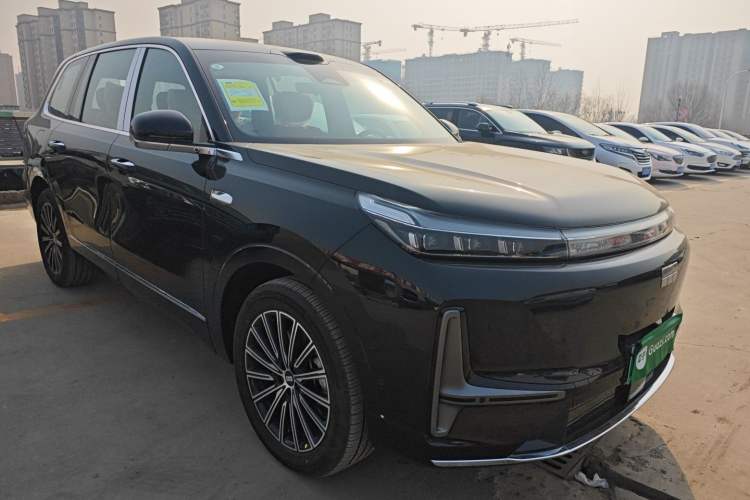 Used Geely Galaxy M9 2025 Model 230km Two-Wheel-Drive Smart Navigation Edition Exterior 2