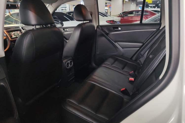 Used Volkswagen Tiguan L 2013 1.8TSI Automatic Two-Wheel Drive Luxury Model
