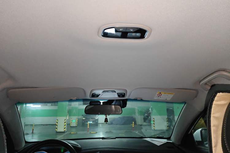 Used Geely Auto Emgrand 2019 Leading Edition 1.5L CVT Luxury Model China VI Standard Headliner