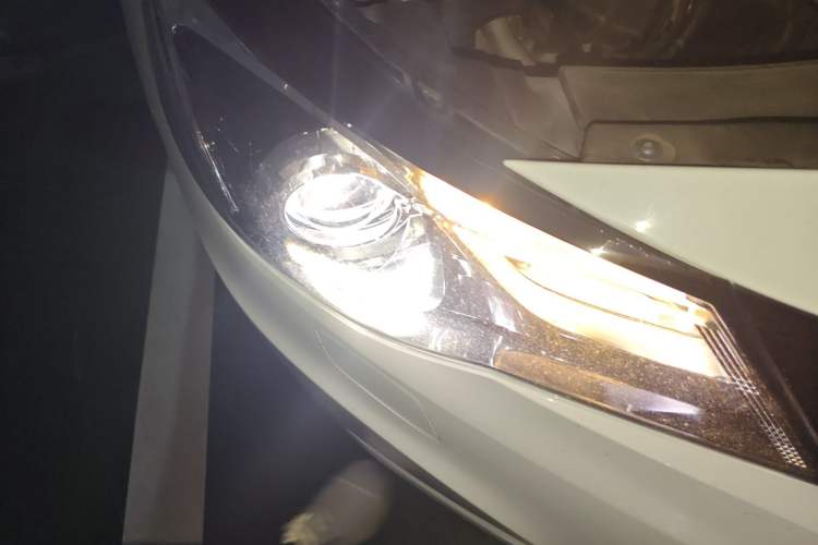 Used Chevrolet Malibu 2017 1.5T Automatic Luxury Edition Right Front Headlight