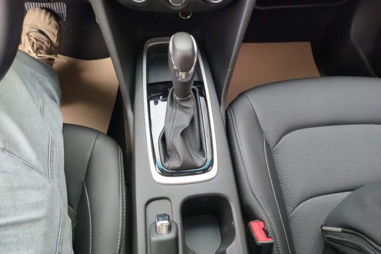 Used Chevrolet Cavalier 2019 320 Automatic Xinyue Edition Gear Lever