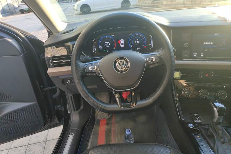 Used Volkswagen Passat 2019 330TSI Luxury Edition China VI Standard
