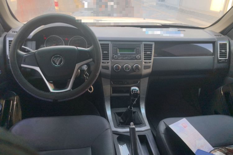 Used Foton Sapporo 2018 2.4L Two-Wheel-Drive Comfort Version with Long Bed 4G69S4M Center Console