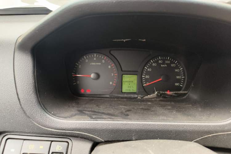 Used Foton Scenic V5 2017 1.5L Long-Wheelbase 450 Van Standard Edition DAM15DR
