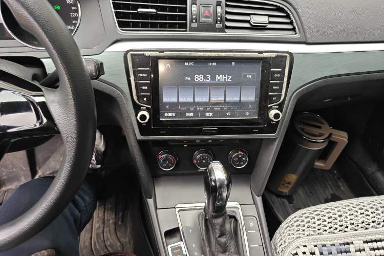 Used Volkswagen Lamando 2015 230TSI DSG Fashion Edition
