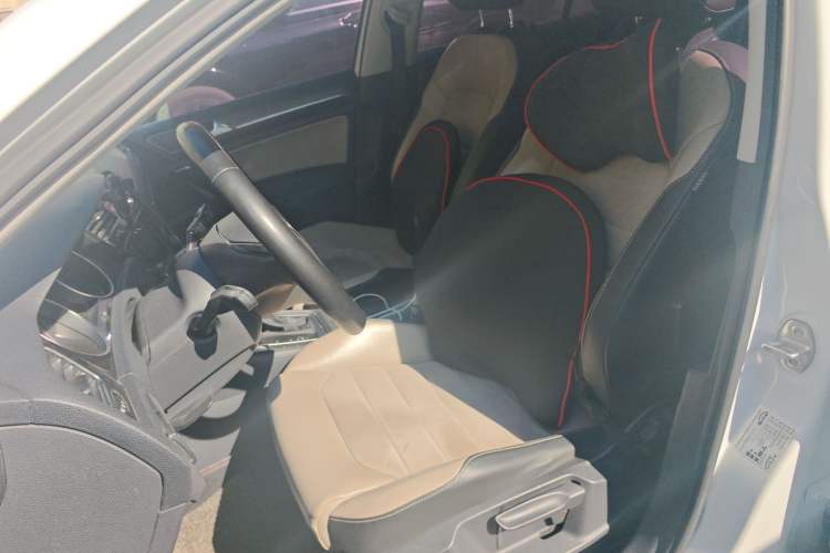 Used Volkswagen Golf 2017 230TSI Automatic Luxury Million-Vehicle Commemorative Edition