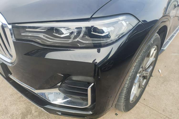 Used BMW X7 2019 xDrive40i Luxury Package with Leading Features
