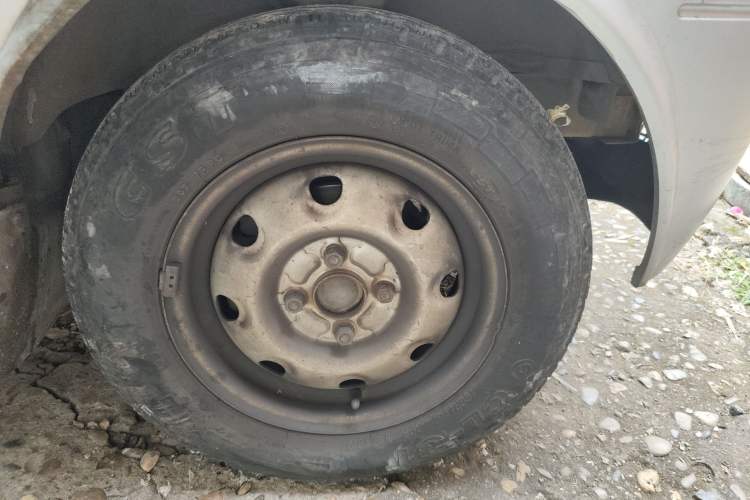 Used Dongfeng Xiaokang K17 2009 1.0L Base Version AF10-06 Right Front Wheel Hub