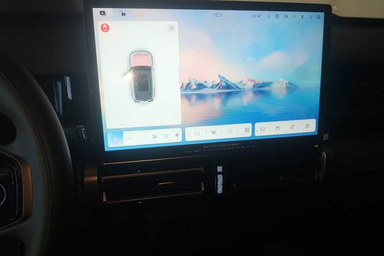 Used iCAR 03 2024 401km Two-Wheel Drive Standard Advanced Version Audio And AC Panel