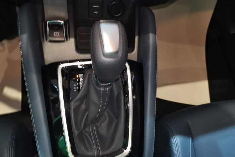 Used Nissan Qashqai 2025 Honor 2.0L CVT XV+ Leading Edition Gear Lever