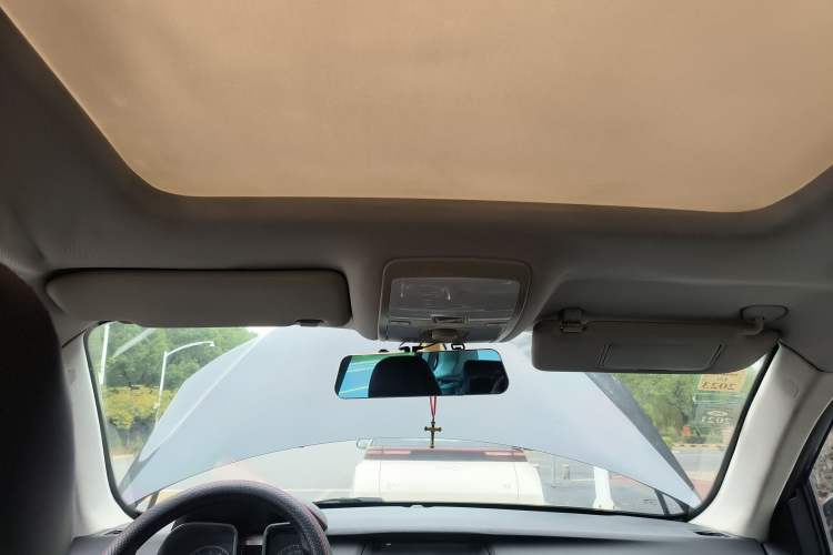 Used Zotye Domy X5 2015 1.5T CVT ZhiXian Model China IV Standard
