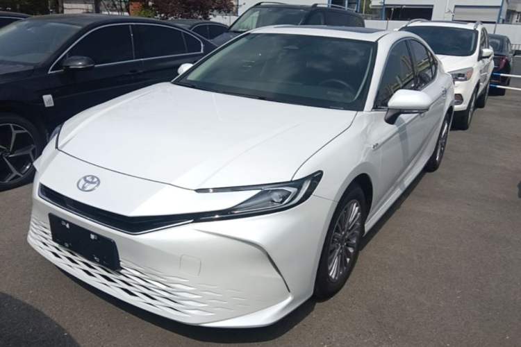 Used Toyota Camry 2024 Dual-Motor 2.0 HGVP Luxury Edition