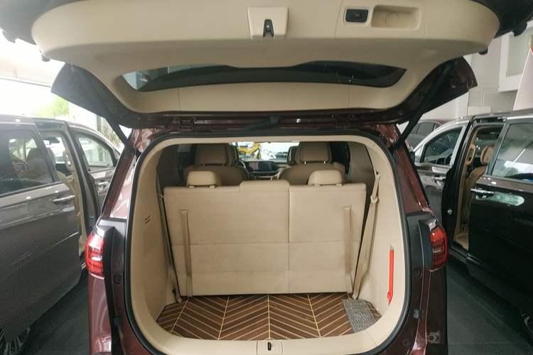 Used Buick GL8 2023 ES Lu Zun Deluxe Model
