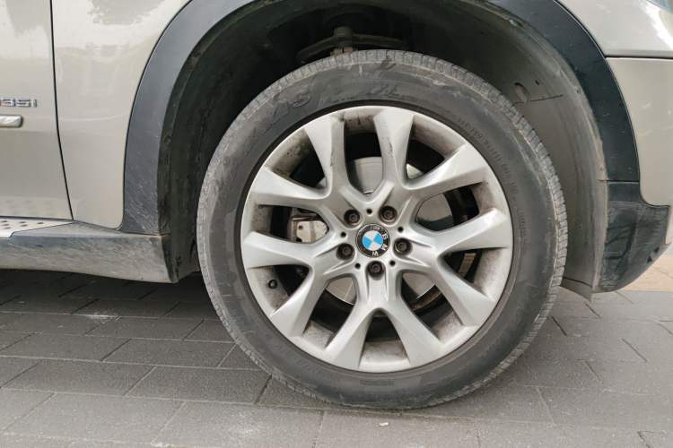 Used BMW X5 2011 xDrive35i Luxury Model
