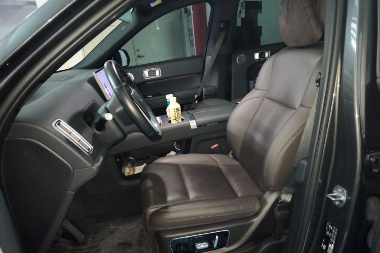 Used Li Auto L8 2023 Pro Model
