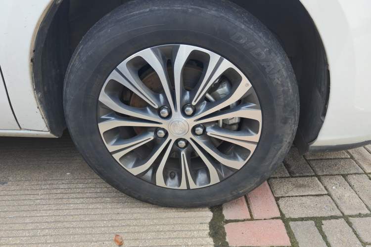 Used Buick GL8 2021 Land Cruiser Executive Class 652T Comfort Model
