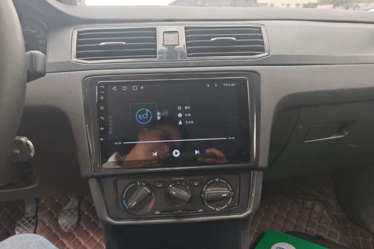 Used Volkswagen Santana 2016 1.6L Manual Fashion Edition Audio And AC Panel