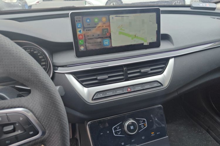 Used Hongqi H5 2022 Classic Model Facelift 1.5T DCT Qiyun Edition Audio And AC Panel