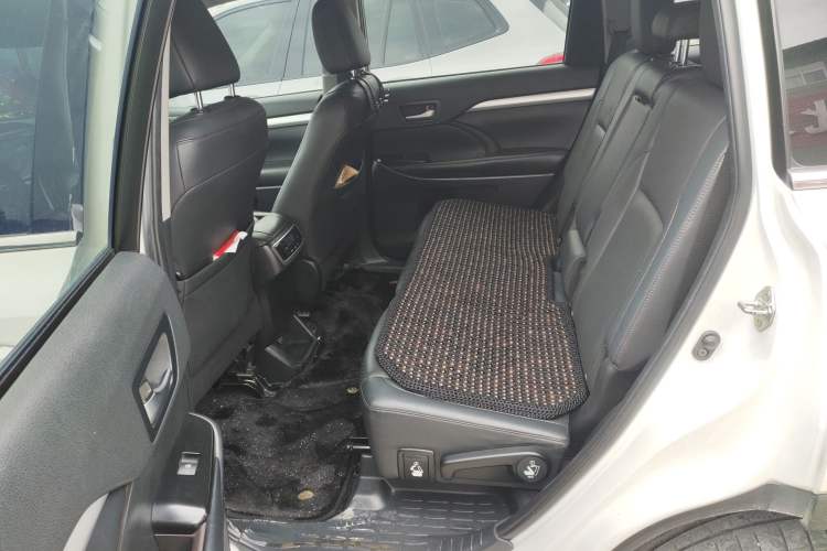 Used Toyota Highlander 2018 2.0T Four-Wheel Drive Luxury Version 7 Seats China VI Standard