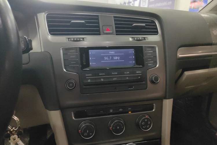 Used Volkswagen Golf 2015 1.4TSI Automatic Comfort Model
