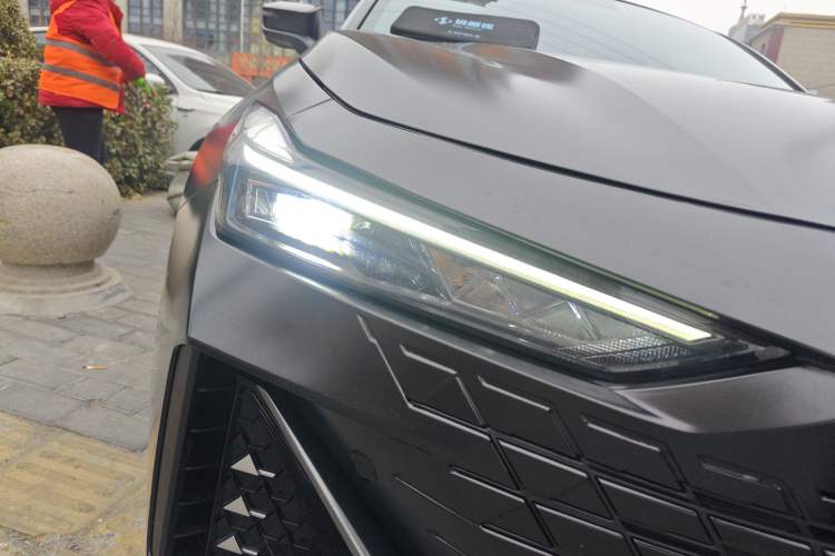 Used Changan UNI-V 2022 1.5T Prestige Version