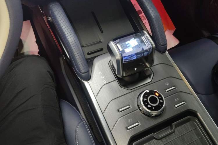 Used JETOUR Shanhai Traveler C-DM 2024 C-DM 208KM Mountain & Wilderness Edition
