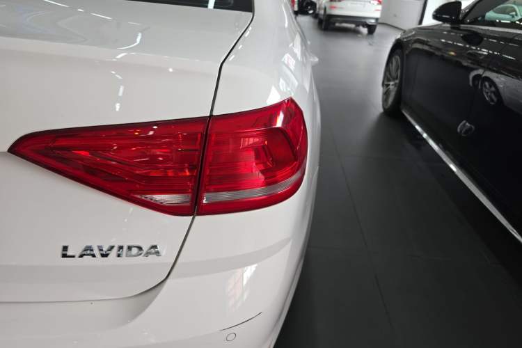 Used Volkswagen Lavida 2018 Classic 1.5L Automatic Fashion Edition China VI Standard