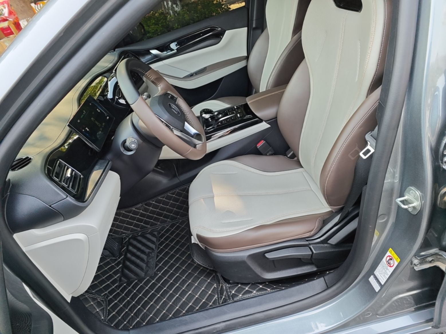 BYD Qin PLUS 2024 HONOR Edition DM-i 55KM Leading Model — снимка 17
