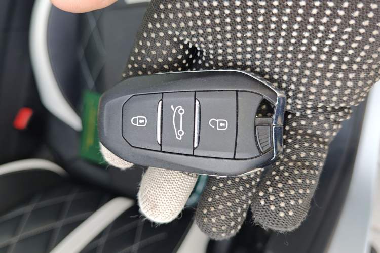 Used Peugeot 5008 2019 360THP 7-Seater Flagship Edition Vehicle Key