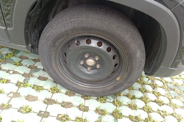 Used CHANGAN OSHAN X70A 2019 1.5L Manual Basic Version China VI Standard Right Front Wheel Hub