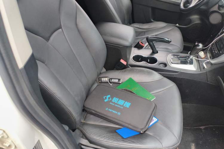 Used GAC Trumpchi GS5 2013 2.0L Automatic Two-Wheel Drive Light Interior Special Edition
