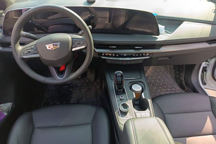 Used Cadillac XT4 2024 28T Two-Wheel-Drive Luxury Version