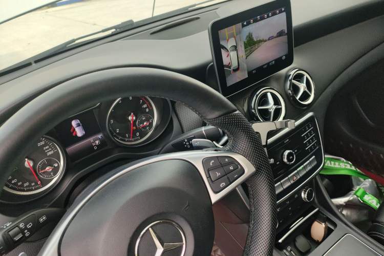 Used Mercedes-Benz GLA 2019 GLA 200 Dynamic Edition Gear Lever