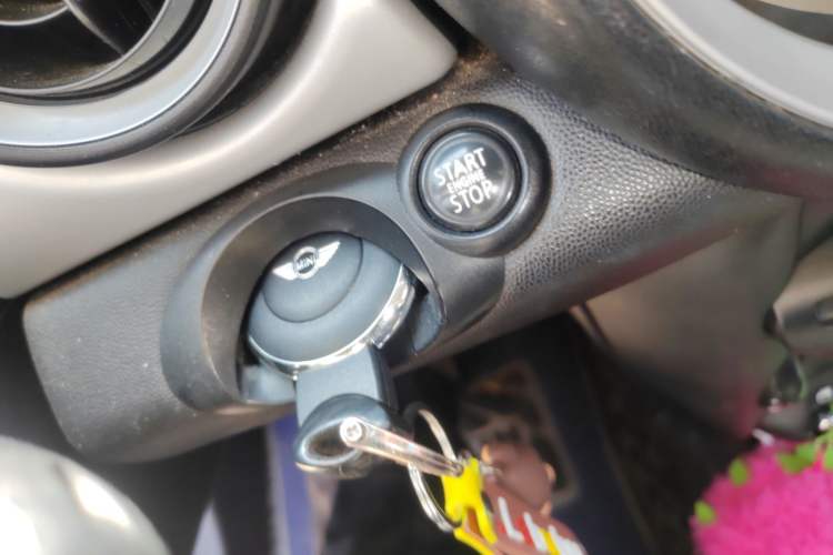 Used MINI 2011 1.6L ONE
