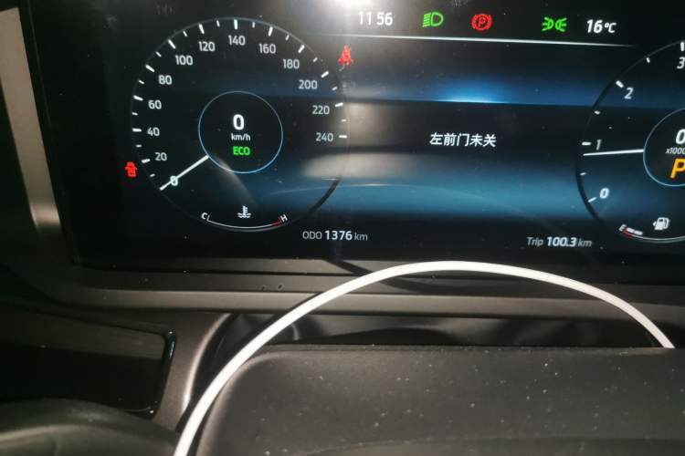 Used Ford Transit T8 2024 T8 2.3T Diesel Automatic Short Wheelbase Mid-Height 6-Seater Multi-Function Version 3/3 Odometer Close Up