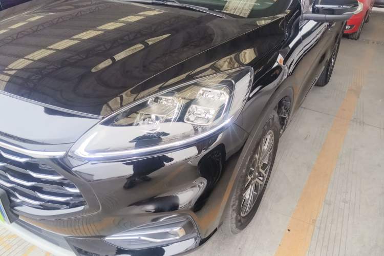 Used Ford Escape 2020 EcoBoost 245 Two-Wheel-Drive Titanium Edition
