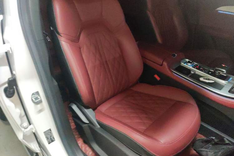 Used JETOUR X70 PLUS 2023 1.5T DCT Brave PLUS 7-Seater