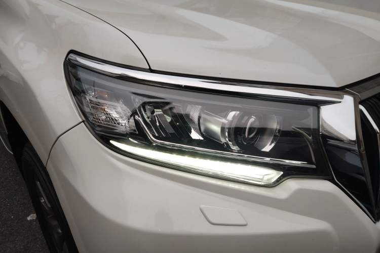 Used Toyota Prado 2018 3.5L Automatic TX-L NAVI with Rear-Mounted Spare Tire Right Front Headlight