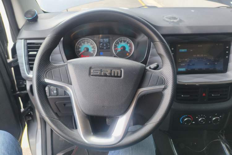 Used Jinbei Gold Hiace 2021 1.5L Passenger Van Travel Lion 6-Seater Steering Wheel