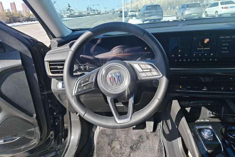 Used Buick Envision 2025 Encore Plus Four-Wheel Drive Avenir