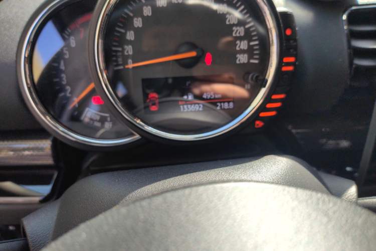 Used MINI Clubman 2016 1.5T COOPER Odometer Close Up