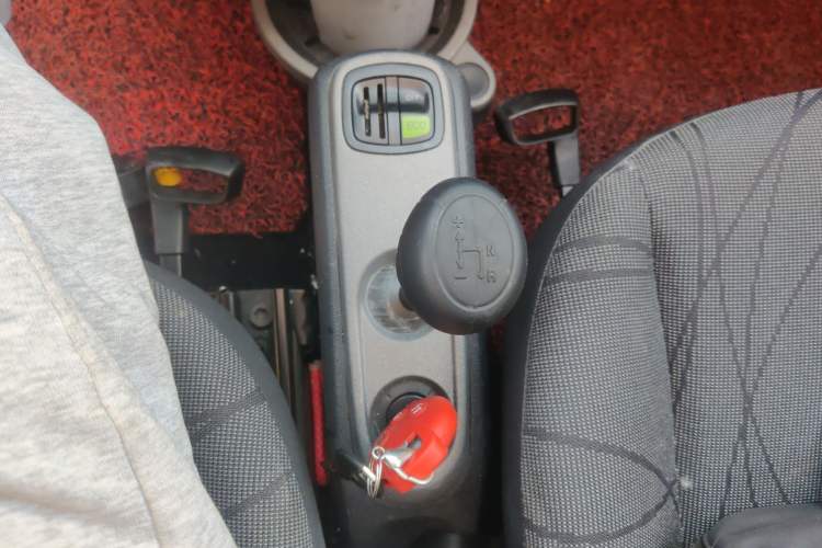 Used smart fortwo 2011 1.0 MHD Hardtop Passion Edition Gear Lever